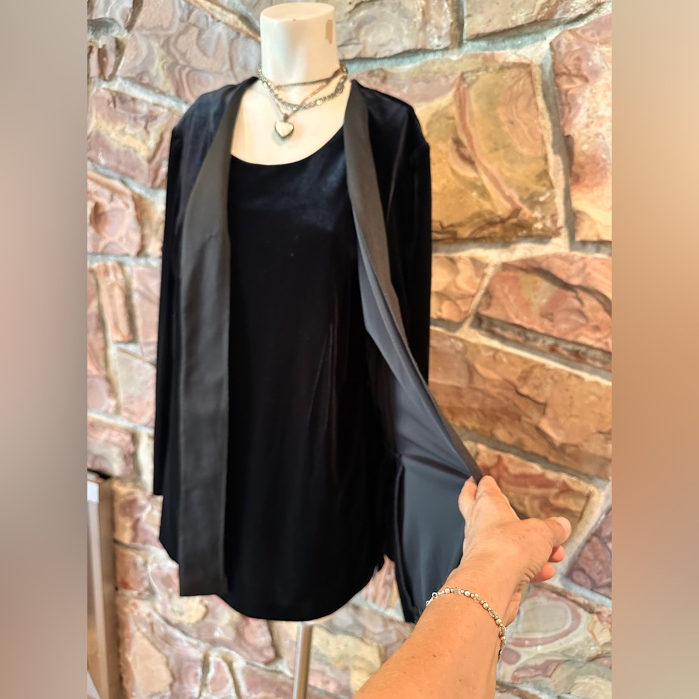 Vintage J.B.S. Ltd.Black  Velvet Tunic Top‎ – Size Approx 14  2 In One Top
